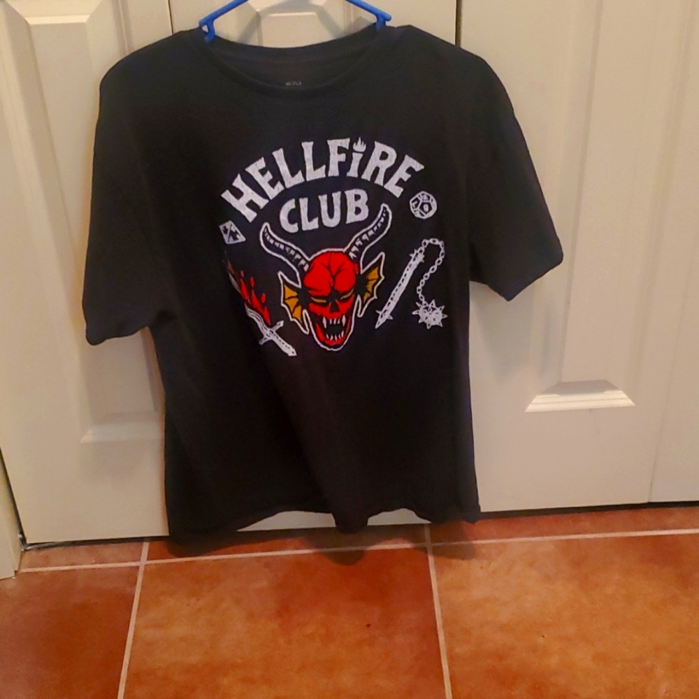 L Hellfire Tee Netflix